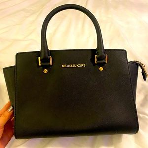 MICHAEL KORS Selma Medium Saffiano Leather top handle/crossbody bag.